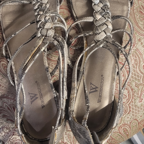 Womens size 10 Worthington kitty heels - Picture 8 of 8